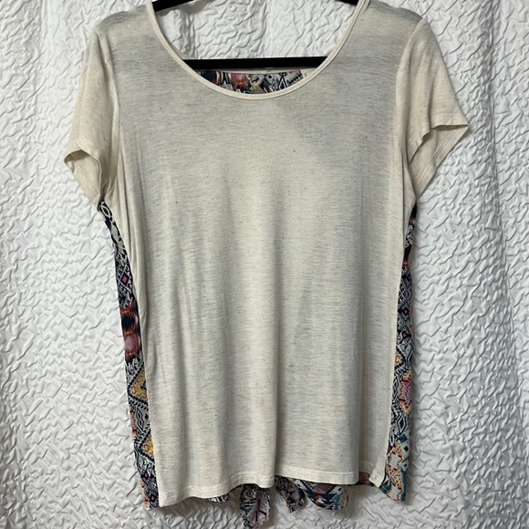 Aztec Designed Open Back Shirt - Picture 2 of 3